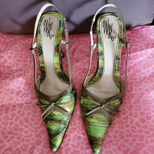 Great condition  slings!